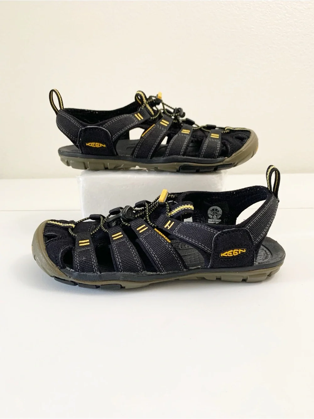 Keen Clearwater CNX Women's Outdoor Sports Sandals ~ 7